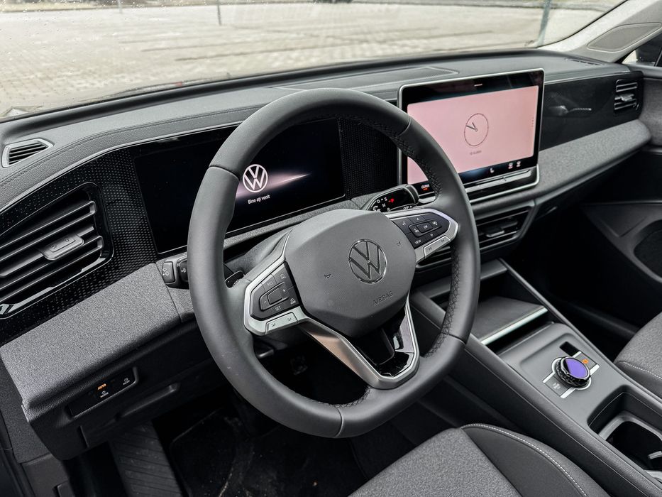 VW Tiguan 2025 1.5 eTSI MHEV – 15 km | LED | Navi mare | Inmatriculata