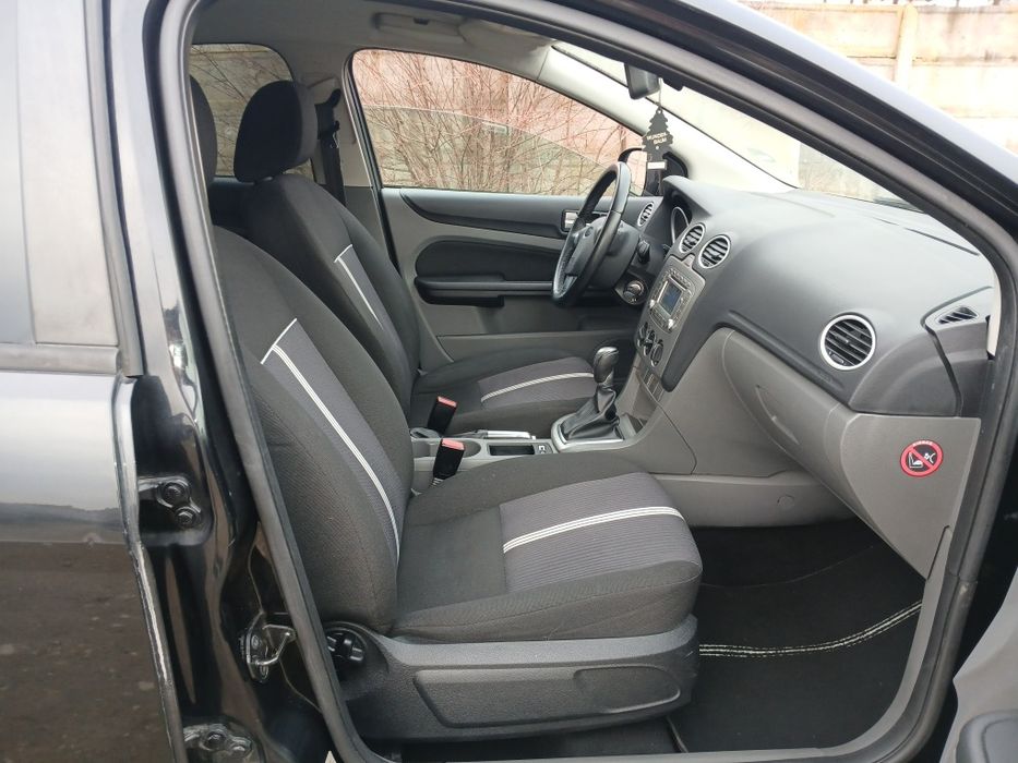 *Ford Focus E/5 1,6/benz*