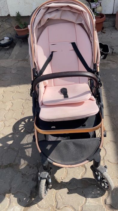 Cărucior pentru bebeluși