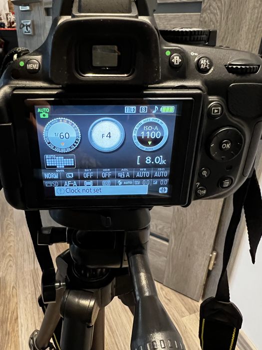 Nikon D5200 – sub 20.000 cadre + kit complet + geantă cadou