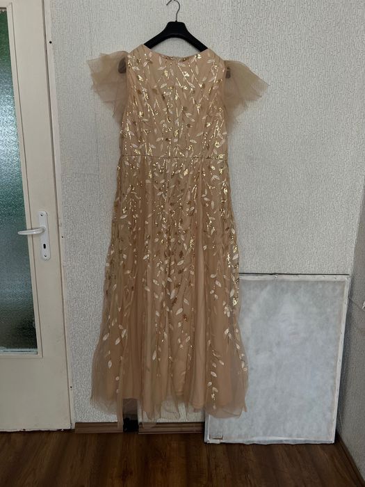 Бежова официална рокля XXXL 50 елегантна носена 1 път