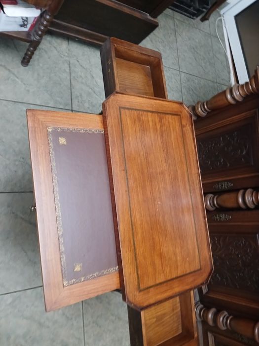 Noptiera ,consola ,si masuta
