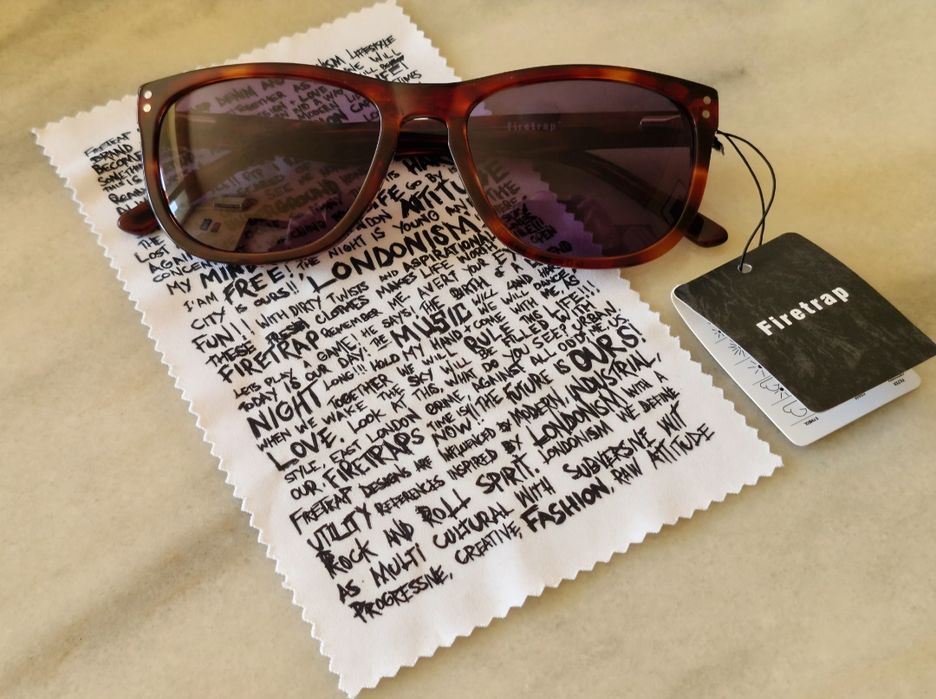 Оригинални слънчеви очила Firetrap (UV) с почистваща кърпичка и кутия!