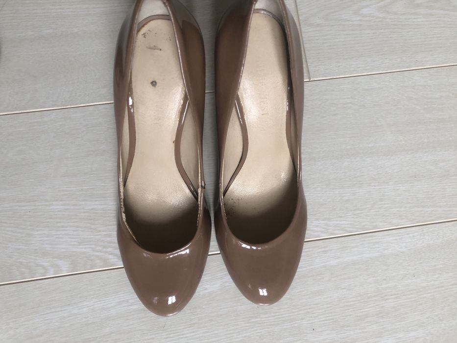 Продам женские туфли