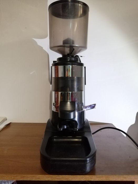 Răsnita electrica de cafea Italiana