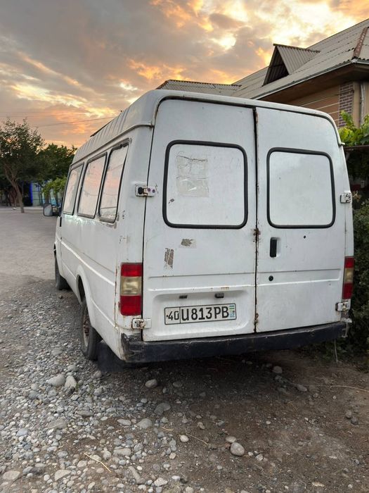 Ford 1989 yil Salarkada Balonlari Yangi Saloni zo'r xolada Izatermiz