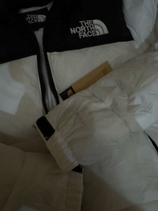 Geaca The North Face alba puffer