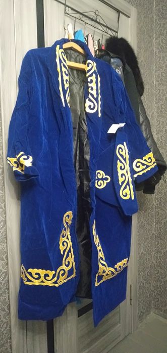 Продаю шапаны разные НЕ зимние