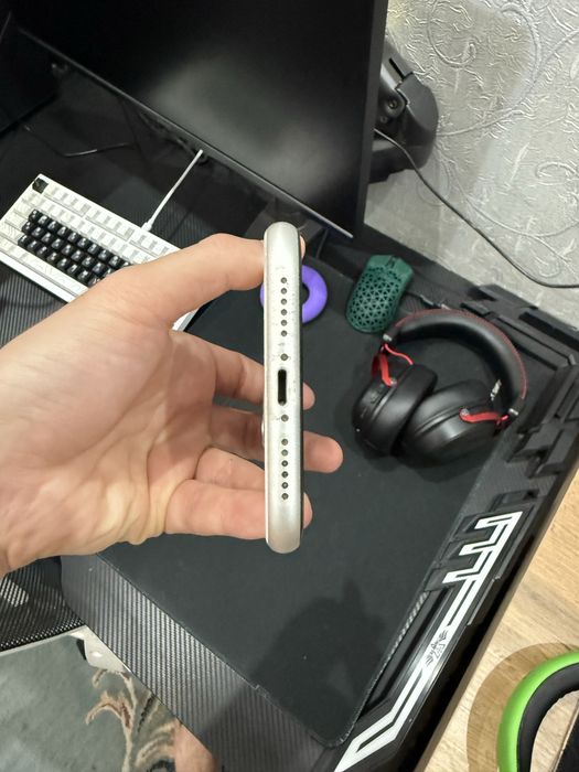 Продам Iphone 11 64GB
