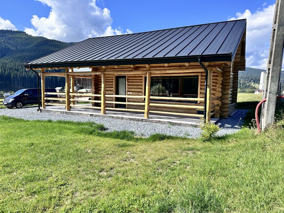 Casa vacanta/ Cabana din lemn rotund (busteni) Ciocanesti, jud. Suceava