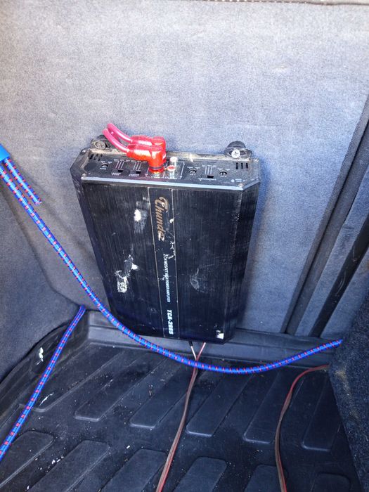 Бас каса със усилвател