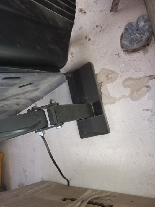 Продаётся телевизор с подставкой