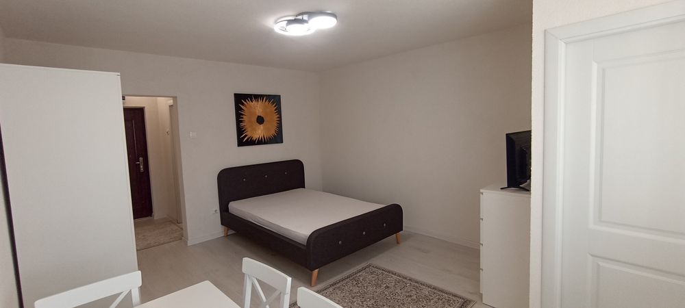 Garsoniera de închiriat confort 1,zona nor, vizavi de Spitalul Județean