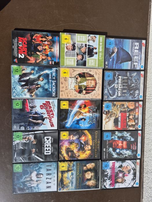 Vând lot 17 DVD uri cu filme,Acțiune, Sf, Groaza, Triler 
(aproximativ