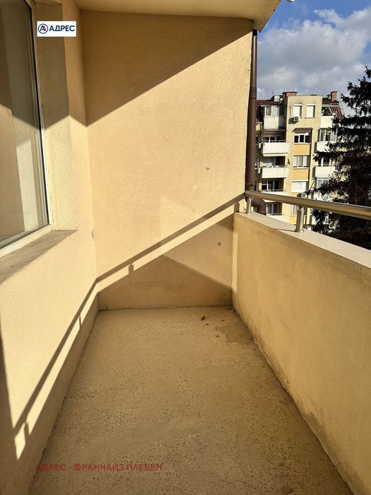 Продава се Тристаен апартамент в Плевен, 9-ти квартал - 84 кв.м за 911 €/кв.м - Снимка #10