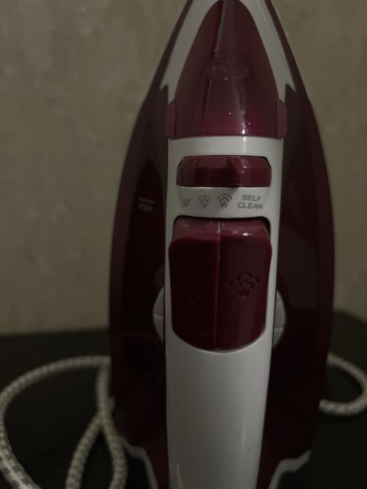 Продается утюг фирмы Скарлет