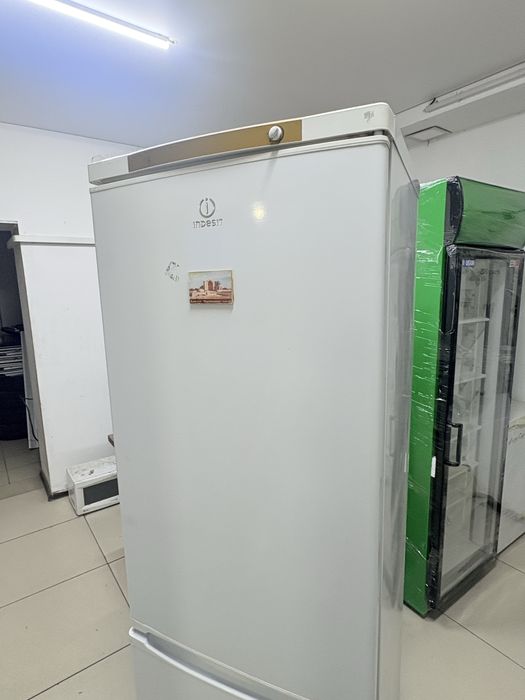 Холодильник INDESIT