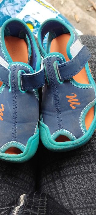 Детски обувки за момче номер 25 и за момиче 28
