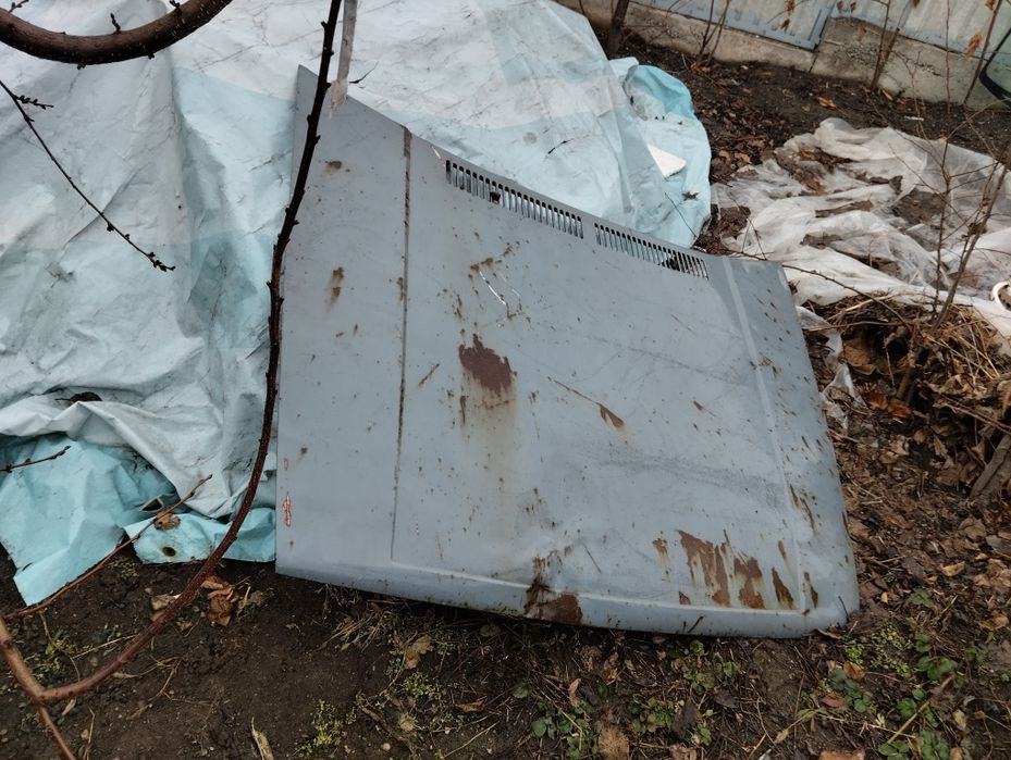 Капот гольф 2 продам