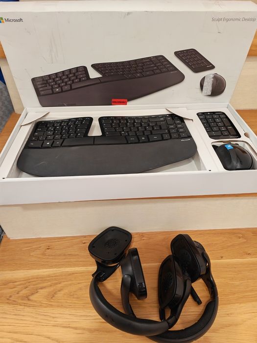 Лот за части/ремонт: 2 бр. слушалки Logitech G533 + комплект Microsoft Sculpt Ergonomic Desktop