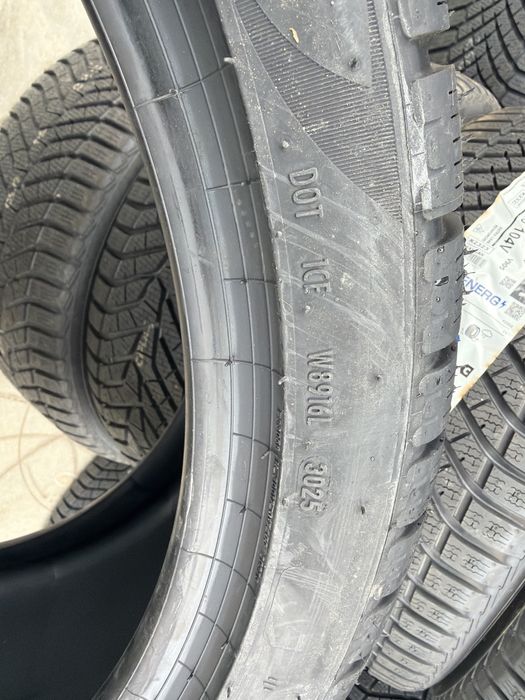 285/35/21//255/40/21 PIRELLI BMW 7 G70