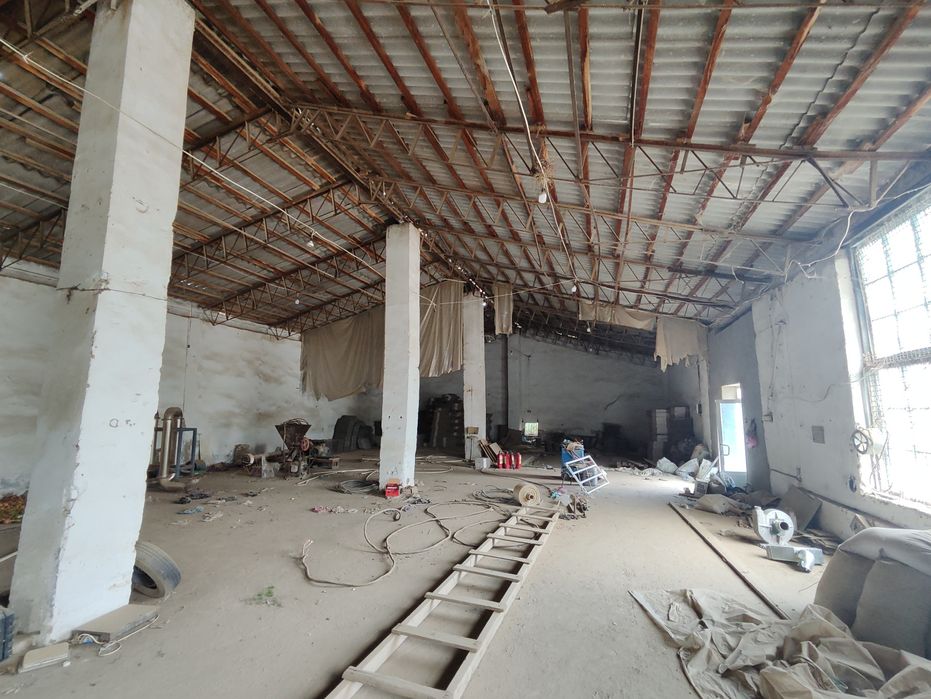 Нотурар бино сотилади.