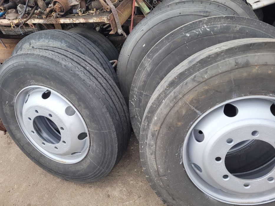 Roti cu 8 gauri 10r22.5, 275/70r22,5 pentru remorci si camioane