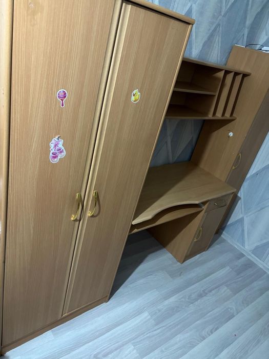 Продается  шкаф с приставкой для компьютера