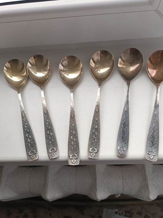Продам столовые и чайные ложки мнц,ссср