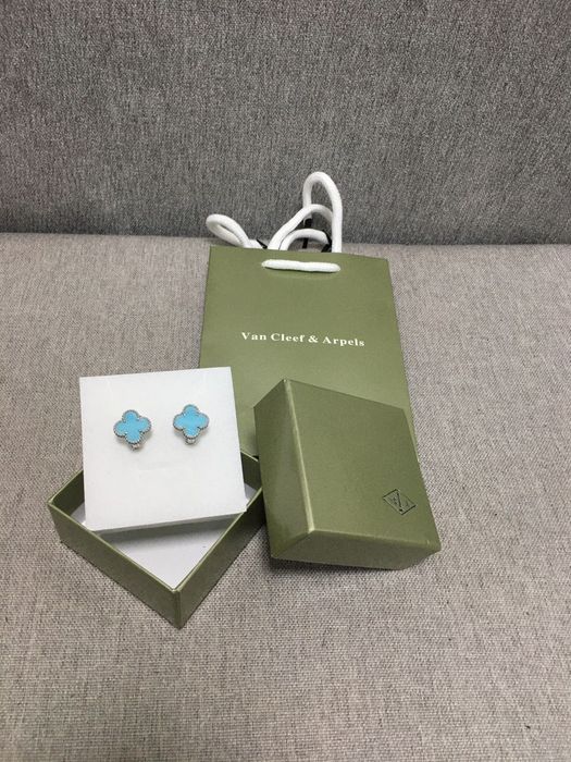 Обеци van cleef & aprels