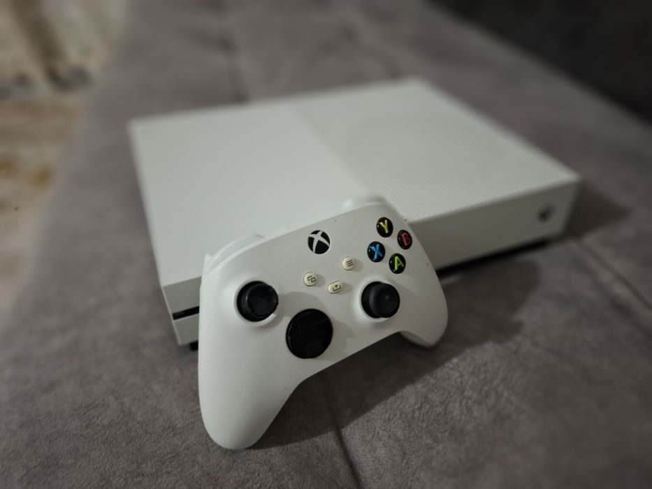 xbox one s в хорошем состоянии