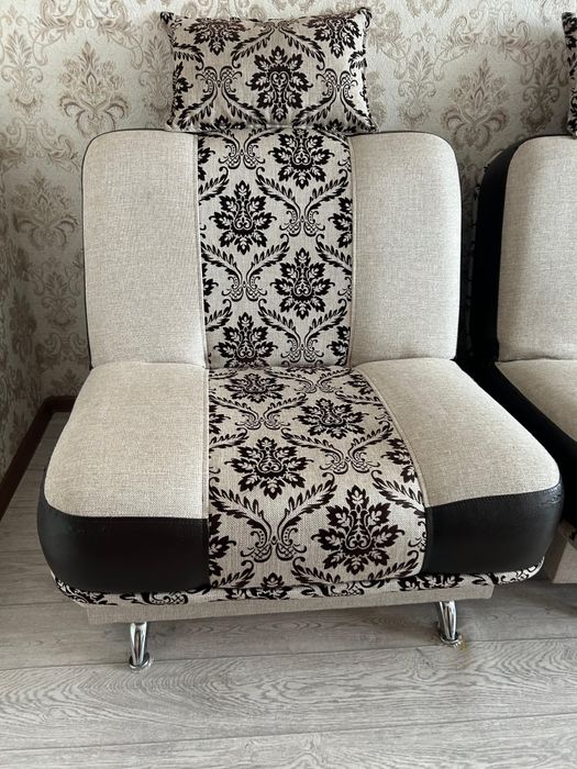 Продам Диван и два кресла