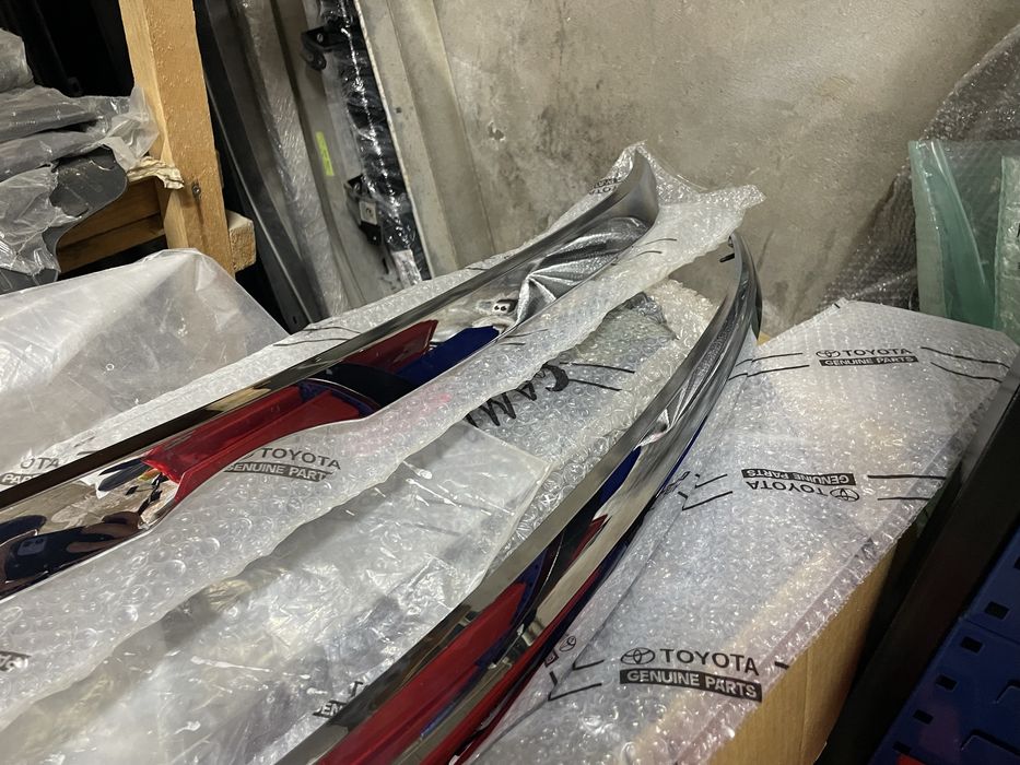 молдинг капота камри