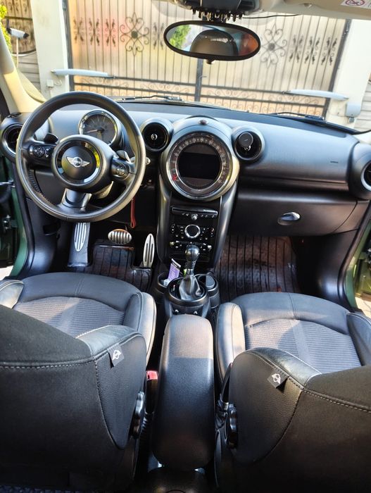 Vând Mini Cooper Countryman
