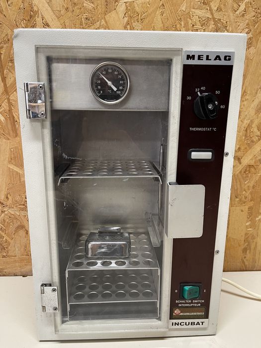 Melag 80 incubator