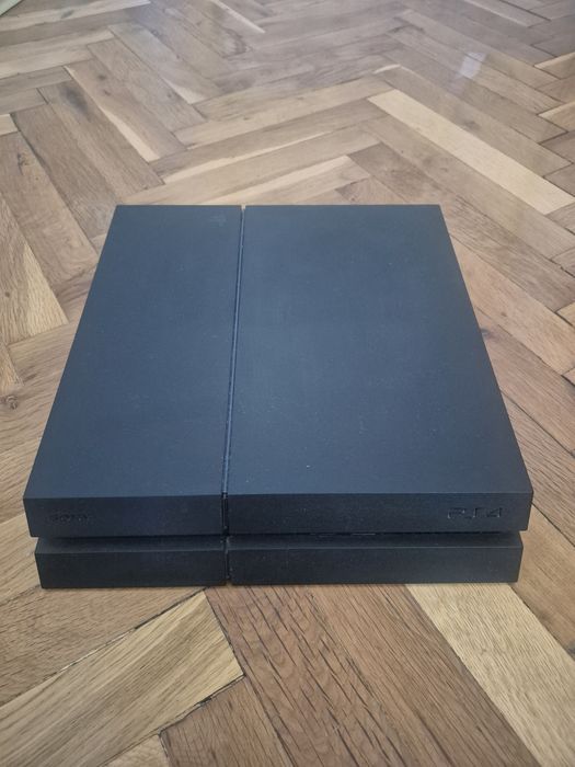 Playstation 4 500 GB с 4 ТОП игри и 1 джойстик