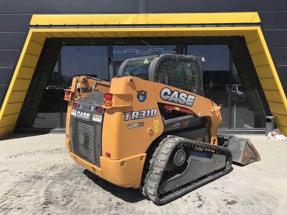 Верижен мини челен товарач 3900 кг. Case TR310