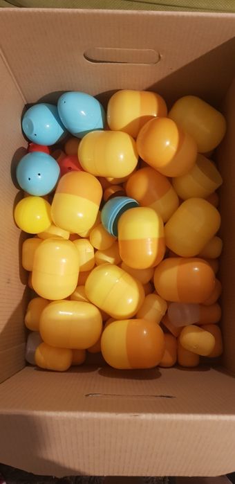Capsule/cutiute oua kinder  80 bucati