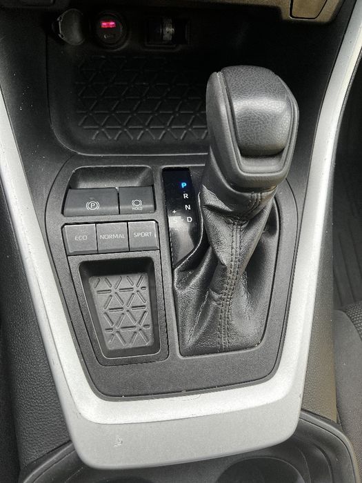 Продается Тойота РАВ 4.