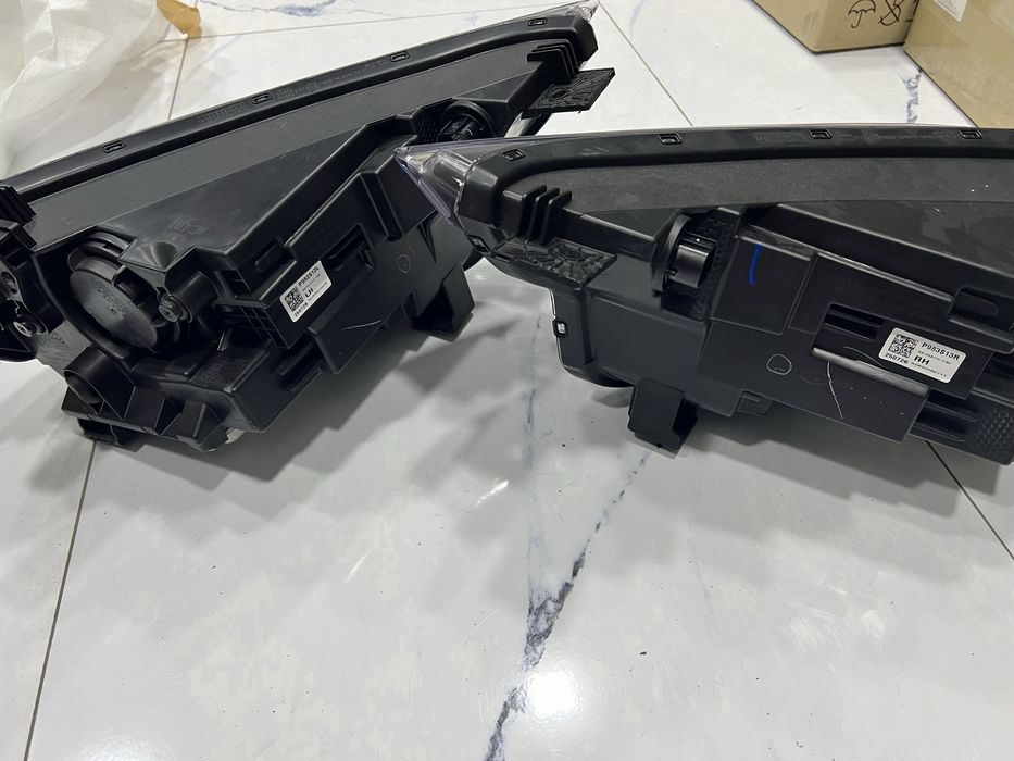 Kia Sonet олди фара