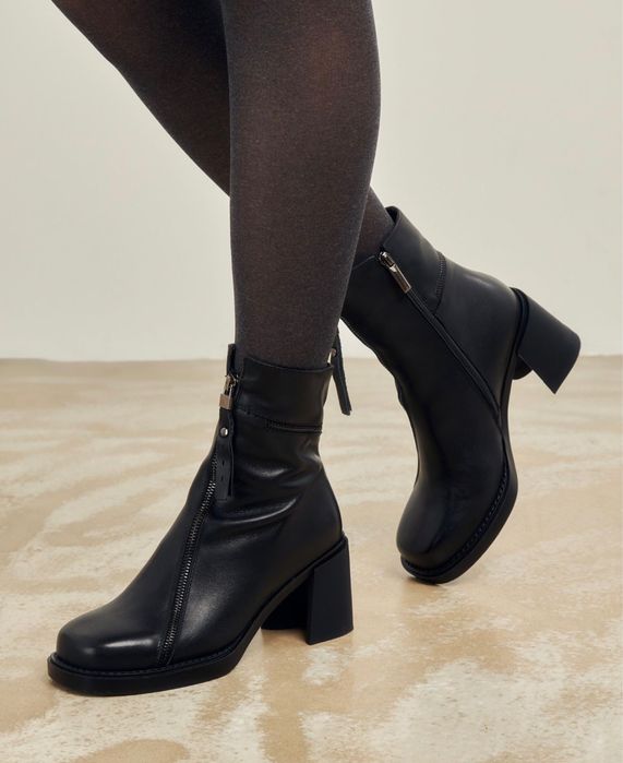 Botine cu toc Cesare Gaspari, negre mărimea 37