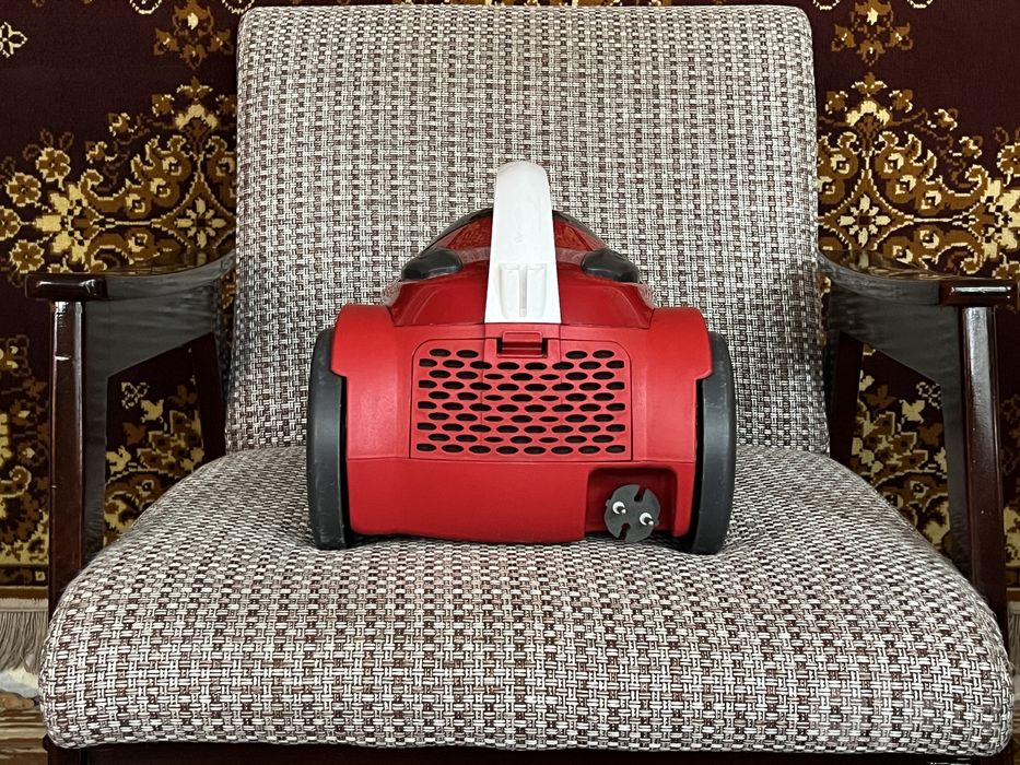 Пылесос Hoover TSBE1401