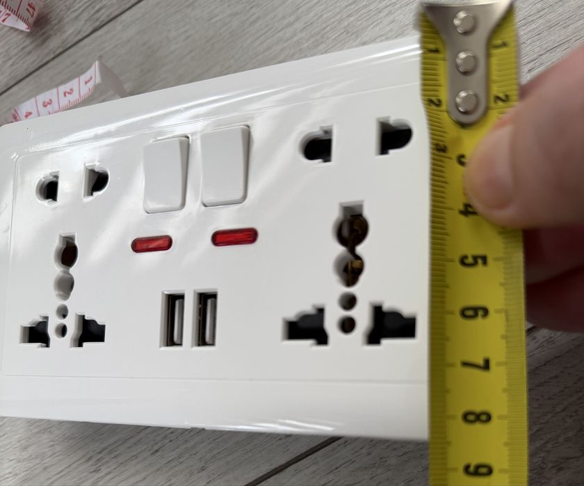 Priza dubla universala cu USB2 + Doza exterioara