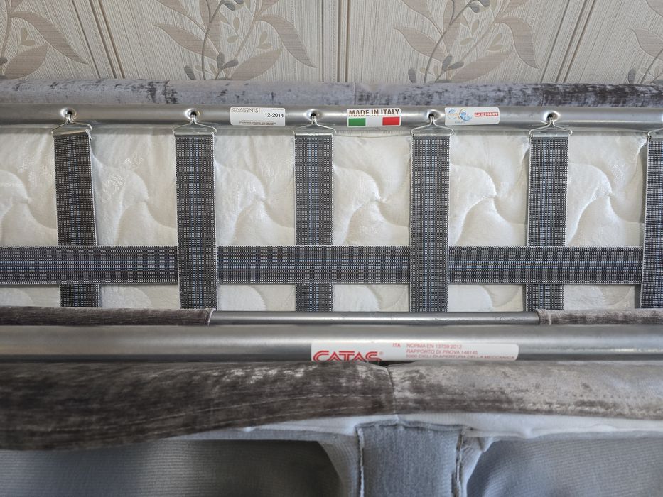 Диван  и фотьойл - италиански, много добро качество и съчетание