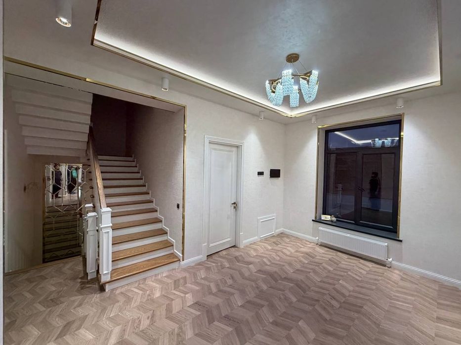 Дом Абсолютно новый Янгиабад 2 сотки 7 комнат  4-уровня 320м2 ул.Алиев