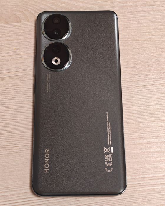 Honor 90 5G cu 8GB RAM, 256GB stocare