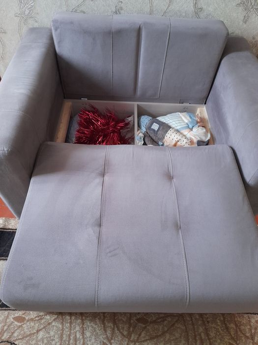 Диван,мягкий уголок продам