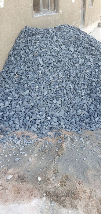 Чёрний камушки для декоратция дома