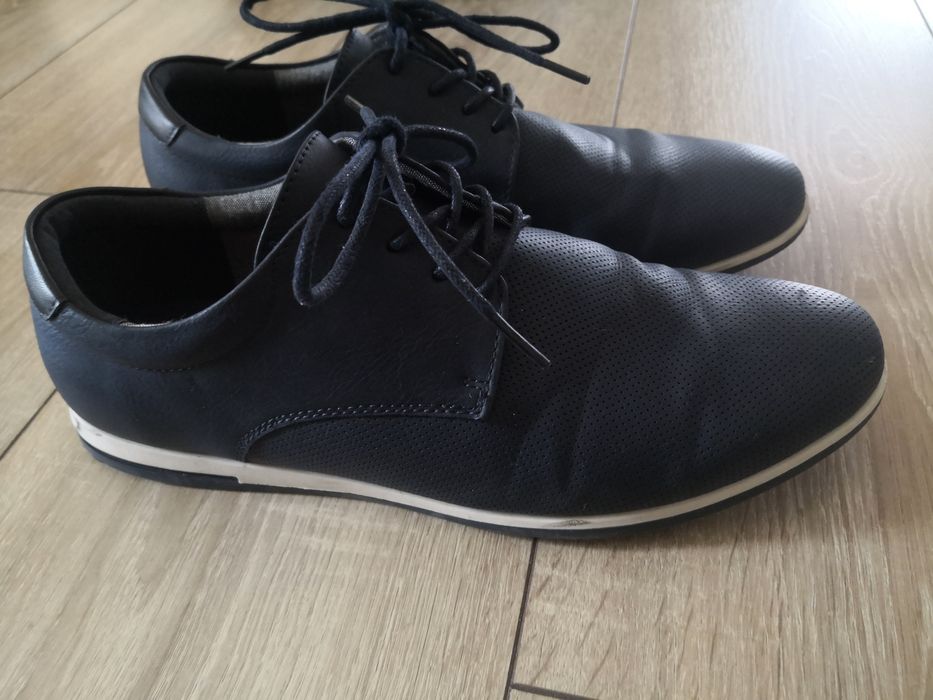 Pantofi mărimea 40