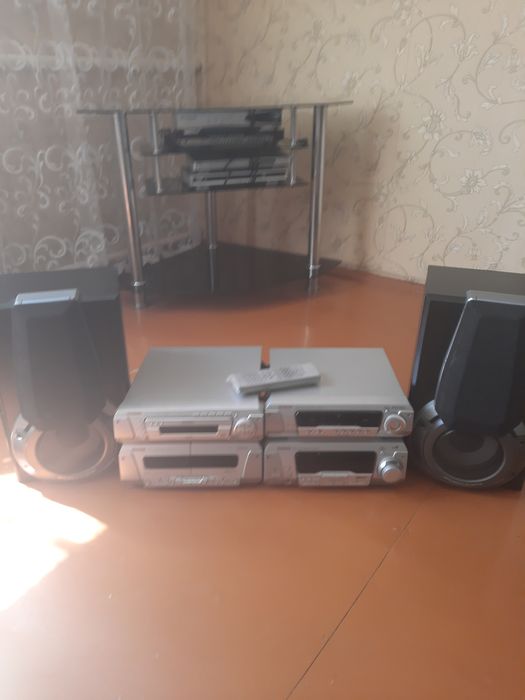 Музыкальный центр